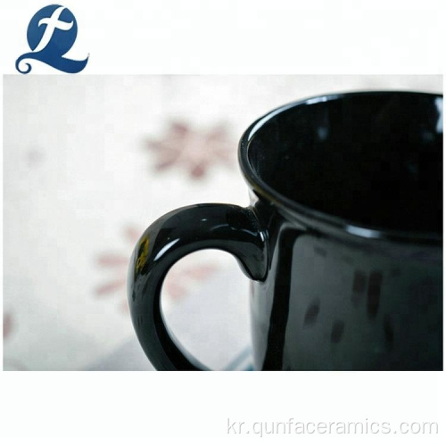 손잡이가있는 창의적인 검은 색 인쇄 세라믹 커피 머그잔